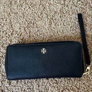 Tory Burch Zip Wallet